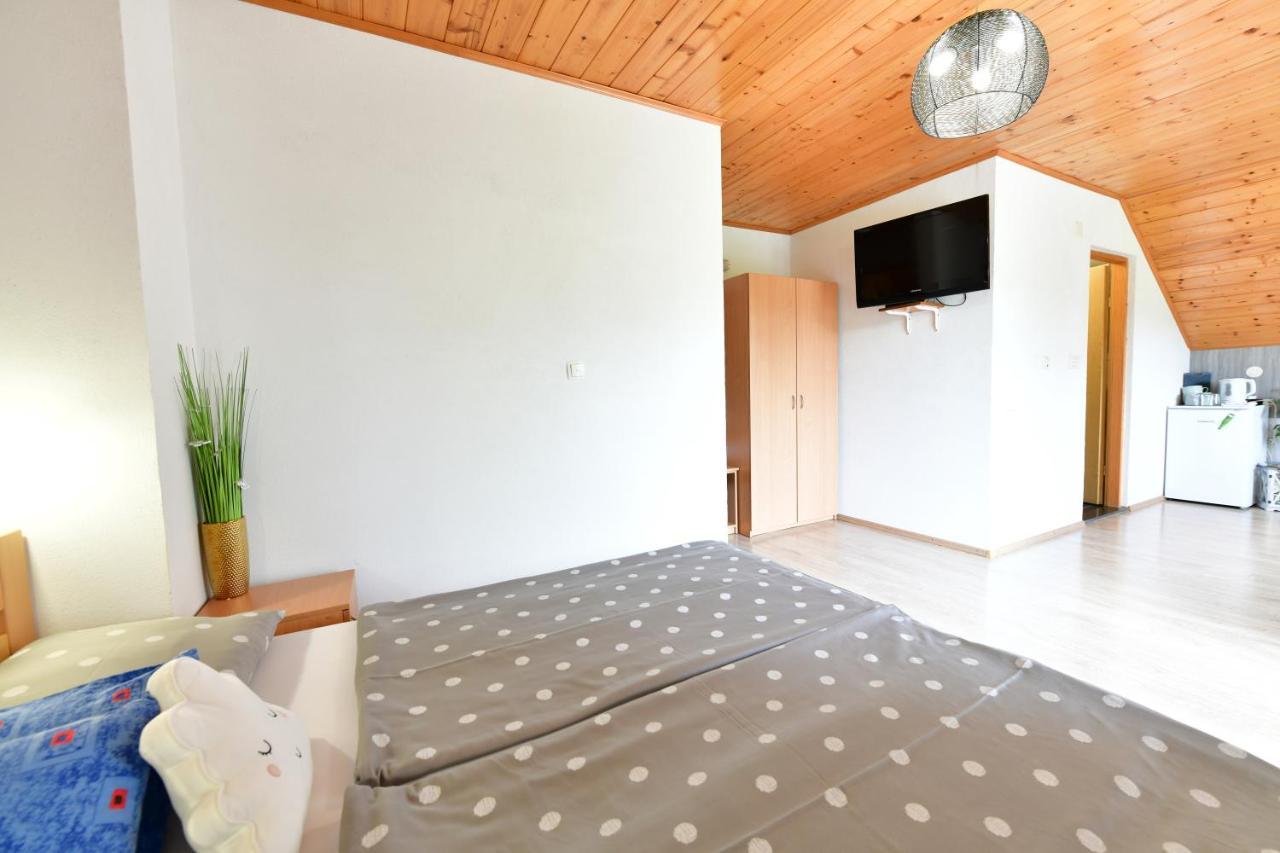 Rooms Toni Селище Дрезницко Екстериор снимка